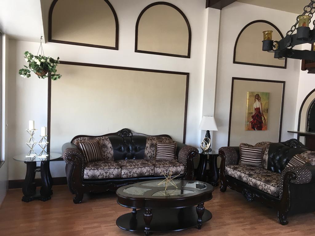 Hotel Burgess Reedley Dış mekan fotoğraf